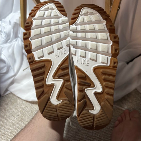 Nike Air Max  90  leather SE White Sneakers 6.5Y /women’s 8 - Picture 7 of 7